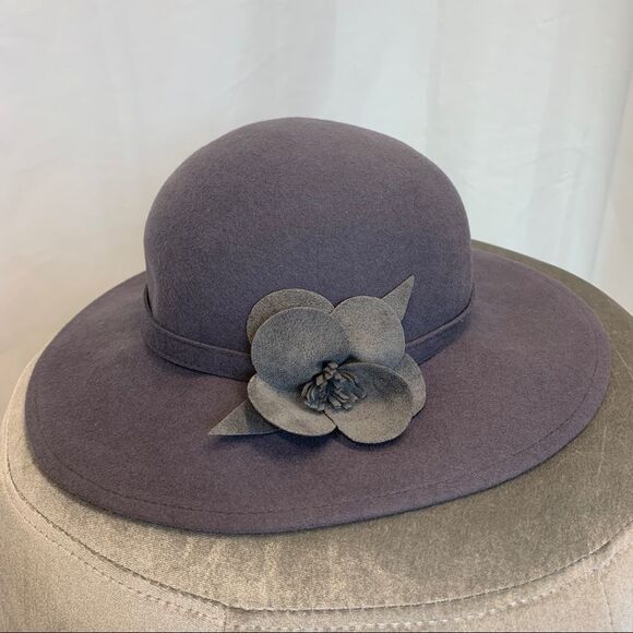 Anita Pineault mauve purple gray hat